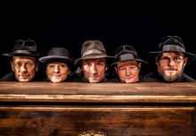 18.12.2014 Poznań Teatr Animacji spektakl pt. A niech to gęś kopnie reż. marta Guśniowska foto Bartłomiej Jan Sowa